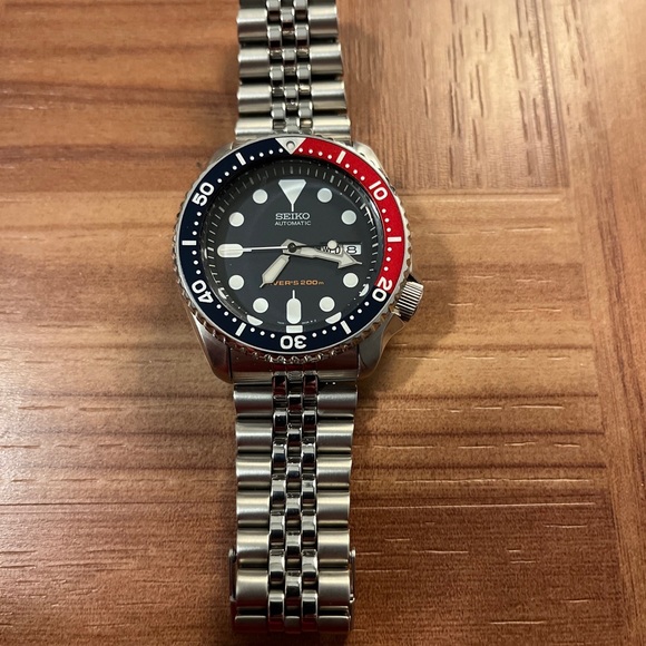 Seiko SKX009K1 Diver All Original Mint Condition - Picture 4 of 9